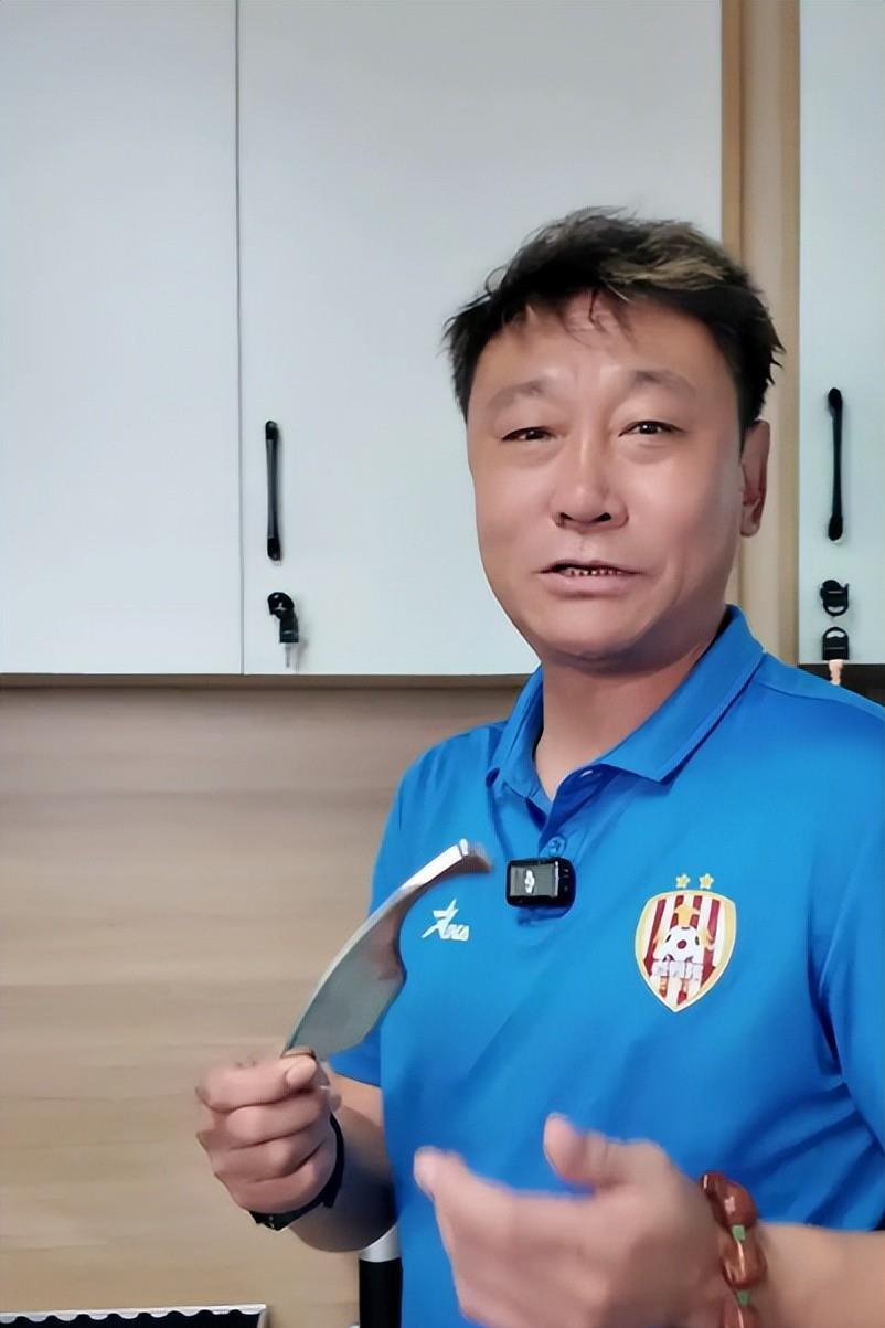 包含20年前，那个让那英甘愿“未婚生子”的前国脚高峰，如今过得怎样的词条